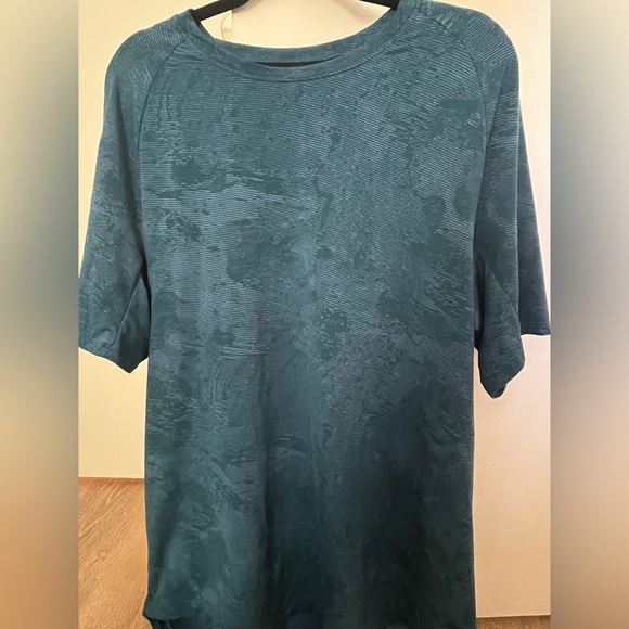 Lululemon Men's Blue Shirt - Picture 1 of 3